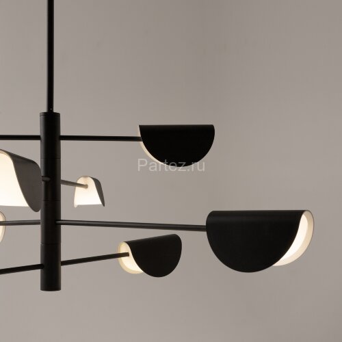 Потолочная люстра Maytoni MOD126PL-08B